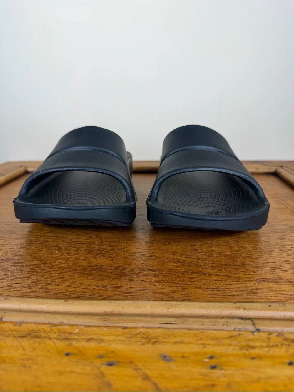 OOFOS OOahh Men’s Recovery Slide Sandals Black Size 10